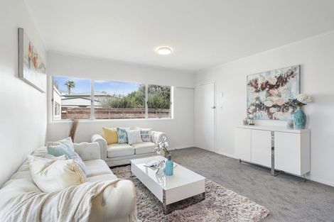 Photo of property in 3/11a Bayside Avenue, Te Atatu Peninsula, Auckland, 0610