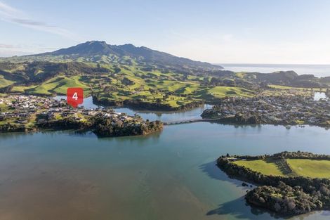 Photo of property in 4 Omahina Street, Raglan, 3225