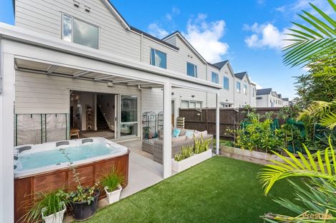 Photo of property in 28 Owen Chapman Drive, Red Beach, 0932