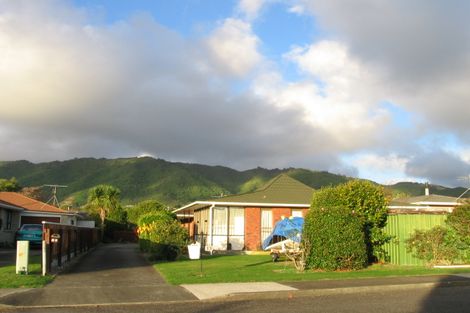 Photo of property in 13a Oriwa Street, Waikanae, 5036