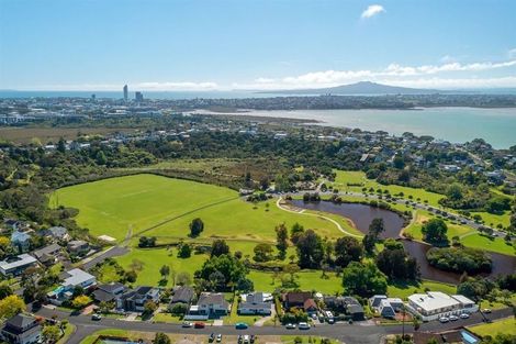 Photo of property in 14 Tarahanga Street, Northcote, Auckland, 0627