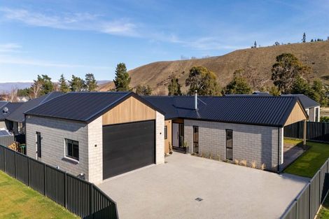 Photo of property in 8 Duohys Lane, Mount Pisa, 9383