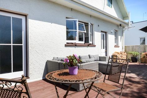 Photo of property in 5 Rangitira Avenue, Palmerston North, 4414