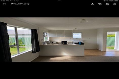 Photo of property in 560a Queen Street East, Levin, 5510