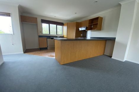 Photo of property in 2 Stella Grove, Newlands, Wellington, 6037