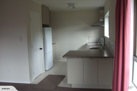 Photo of property in 2/10 Metric Place, Te Atatu South, Auckland, 0610