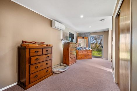 Photo of property in 35- 37 Tokomaru Road, Tokomaru, Palmerston North, 4474