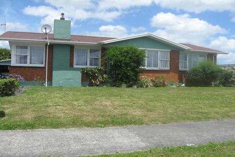 Photo of property in 15 Freyberg Street, Feilding, 4702