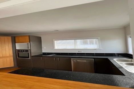 Photo of property in 1/4 Midway Avenue, Castor Bay, Auckland, 0620