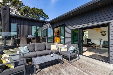 Photo of property in 36 Robertson Street, Raglan, 3225