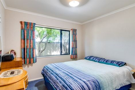 Photo of property in 16 Forbury Way, Taradale, Napier, 4112