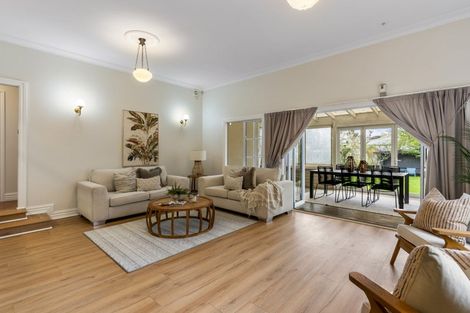 Photo of property in 33 Churchill Road, Cockle Bay, Auckland, 2014