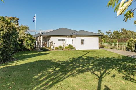 Photo of property in 174 Blueskin Road, Brunswick, Whanganui, 4571