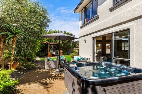 Photo of property in 15 Cellarmans Street, Te Atatu Peninsula, Auckland, 0610