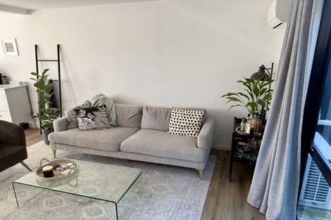 Photo of property in 35 Cessna Crescent, Mangere, Auckland, 2022