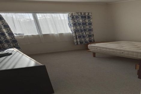 Photo of property in 2/8 Quiet Street, Te Atatu South, Auckland, 0610