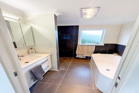 Photo of property in 37a Avenue Road, Foxton, 4814