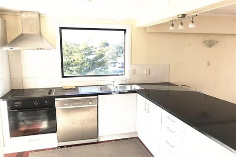 Photo of property in 2/71 Onewa Road, Northcote, Auckland, 0627