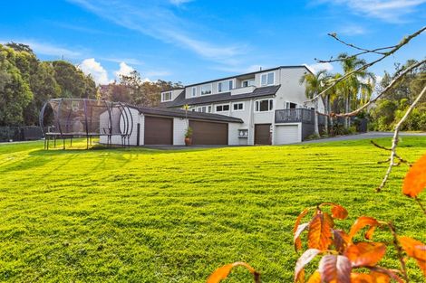 Photo of property in 15a Whangaparaoa Road, Red Beach, 0932