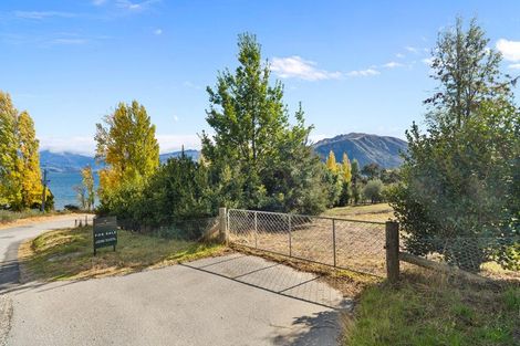 Photo of property in 333 Beacon Point Road, Wanaka, 9305