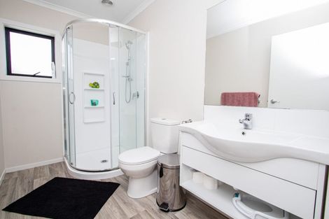 Photo of property in 9u2 Heath Street, Saint Andrews, Hamilton, 3200