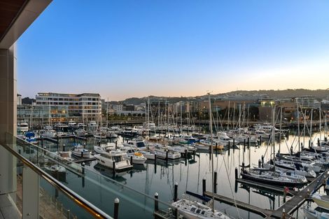 Photo of property in Clyde Quay Wharf, 3b/2 Clyde Quay Wharf, Te Aro, Wellington, 6011