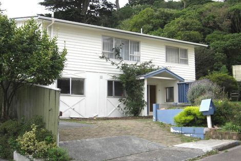 Photo of property in 34 Glanmire Road, Newlands, Wellington, 6037