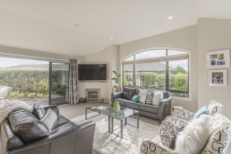 Photo of property in 8 Pateke Way, Paraparaumu Beach, Paraparaumu, 5032