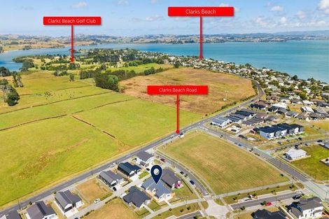 Photo of property in 17 Uatoto Road, Clarks Beach, 2122