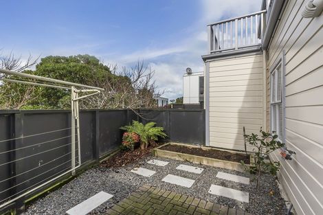 Photo of property in 25u7 Mana Street, Vogeltown, Wellington, 6021