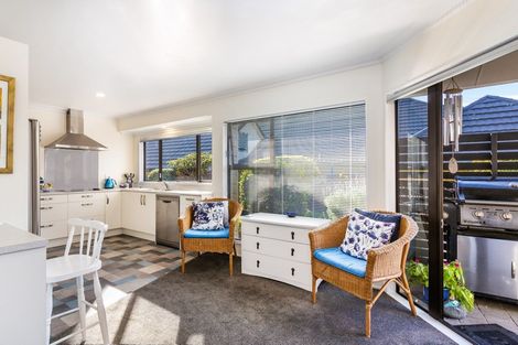 Photo of property in 4 Haines Grove, Rainbow Point, Taupo, 3330