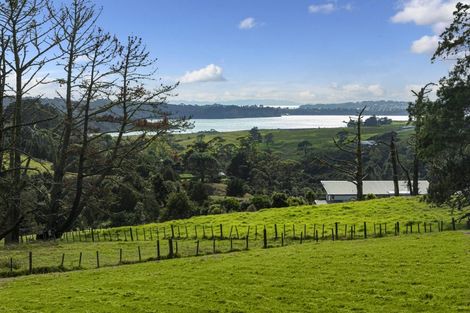 Photo of property in 13 Vaughans Road, Okura, Albany, 0792