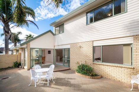 Photo of property in 28 San Bernadino Drive, Henderson, Auckland, 0612