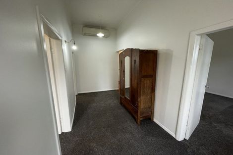 Photo of property in 98 Rolleston Street, Mount Cook, Wellington, 6021