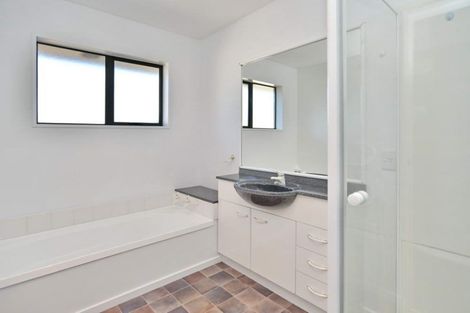Photo of property in 10 Mclean Place, Woodend, 7610