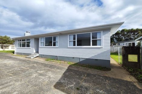 Photo of property in 11 Coletta Lane, Te Atatu South, Auckland, 0610