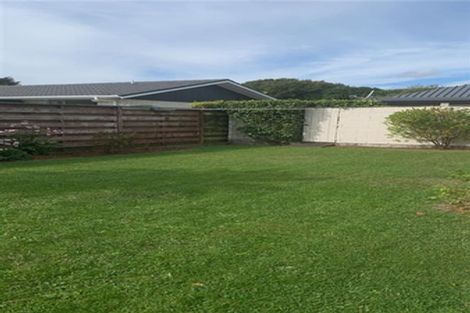 Photo of property in 70 Nimmo Avenue East, Waikanae, 5036