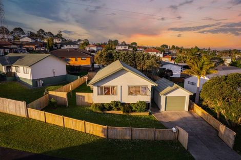 Photo of property in 11 Killygordon Place, Massey, Auckland, 0614