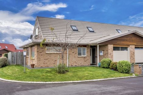 Photo of property in Rangeview Villas, 10/9 Fuller Close, Levin, 5510