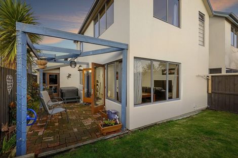 Photo of property in 2/3 Melrose Street, Christchurch Central, Christchurch, 8013