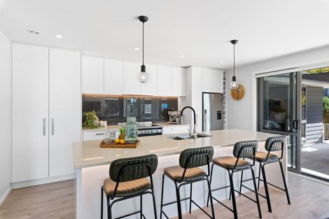 Photo of property in 6 Lambert Way, Paraparaumu, 5032