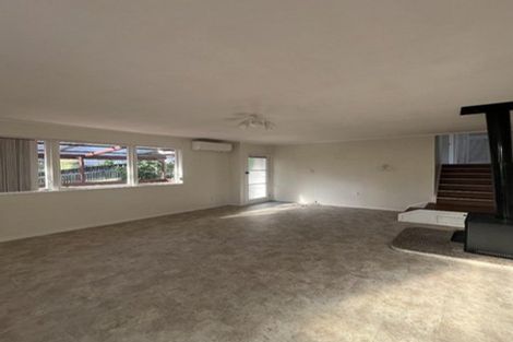 Photo of property in 13 Vina Place, Massey, Auckland, 0614