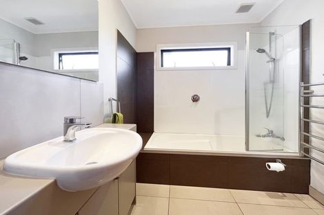 Photo of property in 1/77 Stanley Road, Glenfield, Auckland, 0629