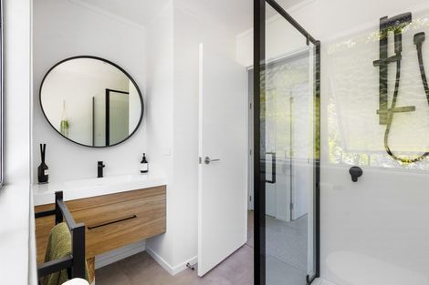 Photo of property in 18 William Hadlow Place, Hatfields Beach, Orewa, 0931