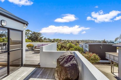 Photo of property in 1/13 Mizpah Road, Waiake, Auckland, 0630