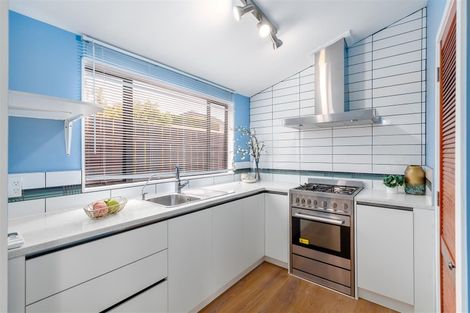 Photo of property in 2/11 Brookfield Road, Te Atatu Peninsula, Auckland, 0610