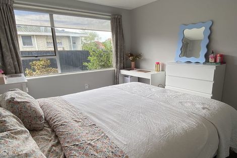 Photo of property in 21 Salford Avenue, Redwood, Christchurch, 8051