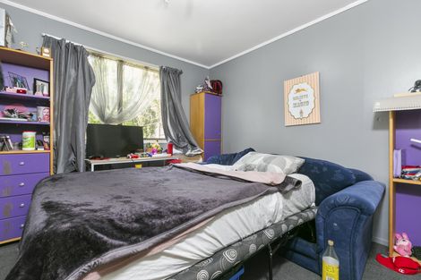 Photo of property in 15 Hydra Place, Glen Eden, Auckland, 0602
