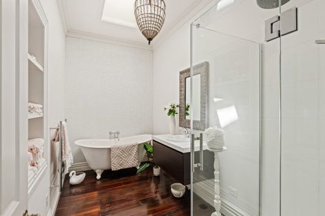 Photo of property in 122 Hine Street, New Plymouth, 4310