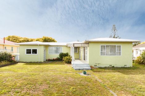 Photo of property in 12 Birmingham Street, Takaro, Palmerston North, 4412